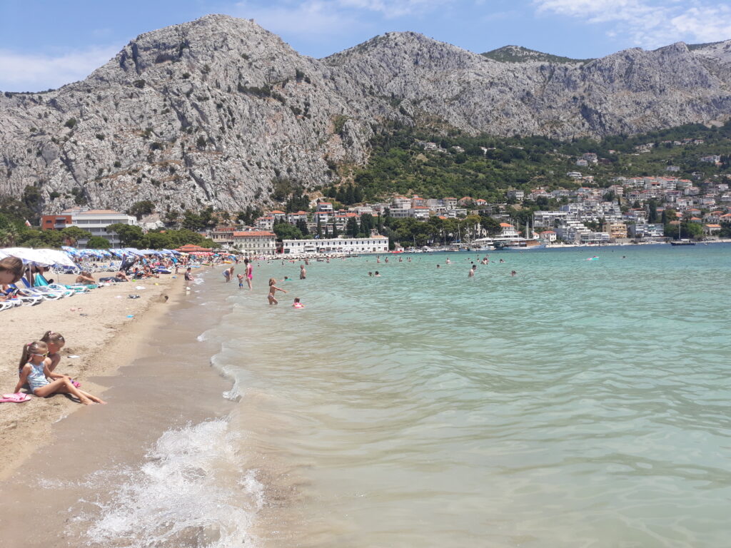 piaszczysta plaża Omiś, Velika