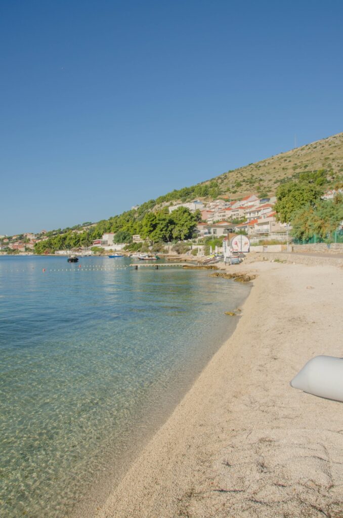plaża hotel val ex. Jadran Trogir